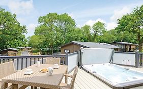 Woodside Bay Lodge Retreat